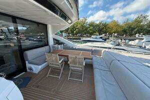 2017 Sunseeker 68 Predator thumbnail 4