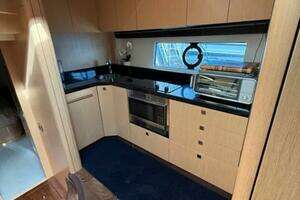 2017 Sunseeker 68 Predator thumbnail 11