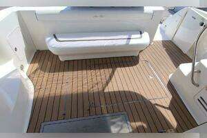 2004 Sea Ray 42 Sedan Bridge thumbnail 11