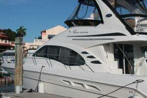 2004 Sea Ray 42 Sedan Bridge thumbnail 4