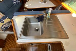 Aqualibrium 34ft Hunter Yacht For Sale