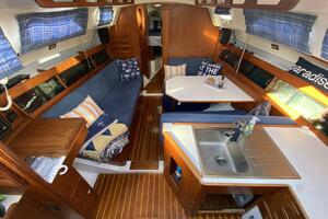 Aqualibrium 34ft Hunter Yacht For Sale