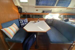 Aqualibrium 34ft Hunter Yacht For Sale