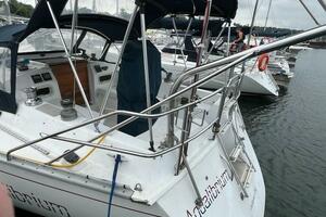 Aqualibrium 34ft Hunter Yacht For Sale