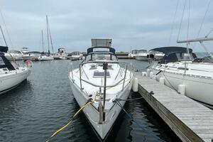 Aqualibrium 34ft Hunter Yacht For Sale