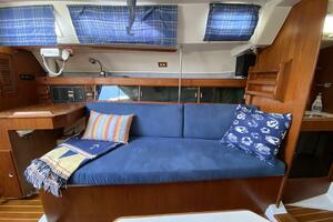 Aqualibrium 34ft Hunter Yacht For Sale