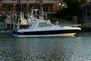  2012 Intrepid 430 Sport Yacht Yacht For Sale in St. Petersburg FL