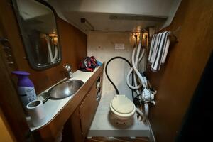 Shadowfax 37ft Alsberg Brothers Yacht For Sale