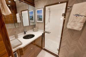 Viking 80 Baileys Ark - Interior Guest Stateroom, Port Head