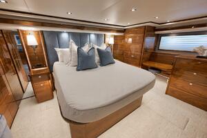 Viking 80 Baileys Ark - Interior Master Stateroom