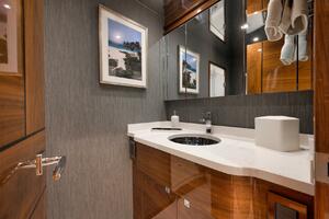 Viking 80 Baileys Ark - Interior VIP Stateroom Head