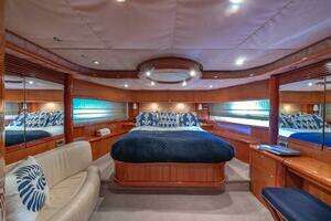 2003 Sunseeker 82 Yacht thumbnail 10