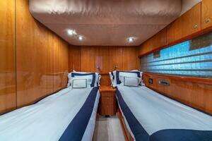 2003 Sunseeker 82 Yacht thumbnail 13