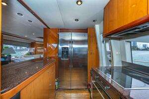 2003 Sunseeker 82 Yacht thumbnail 8