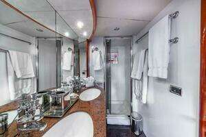 2003 Sunseeker 82 Yacht thumbnail 12