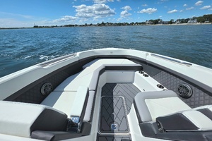 28ft Cobalt Yacht For Sale