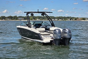 28ft Cobalt Yacht For Sale