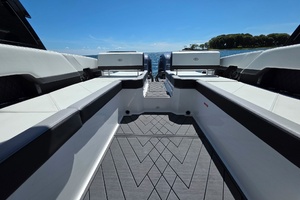 28ft Cobalt Yacht For Sale