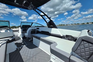 28ft Cobalt Yacht For Sale