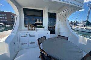  2004 Silverton 48 Convertible Yacht For Sale in Newport RI