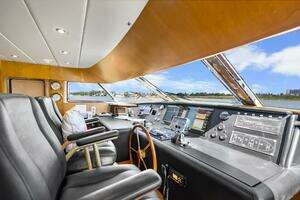 1991 Maiora Raised Pilothouse thumbnail 10