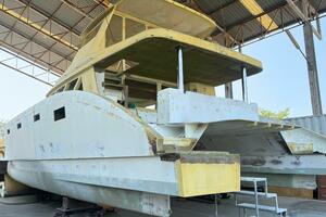 IONA Worth Avenue Yachts