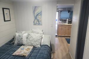 44ft Hilburn Yacht For Sale