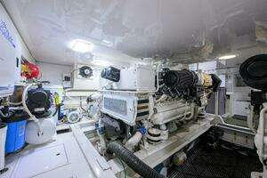 2004 Viking 56 Convertible thumbnail 74