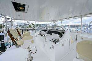 2004 Viking 56 Convertible thumbnail 20