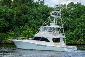 2004 Viking 56 Convertible thumbnail 10