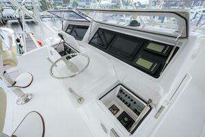 2004 Viking 56 Convertible thumbnail 19