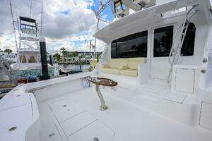 2004 Viking 56 Convertible thumbnail 29