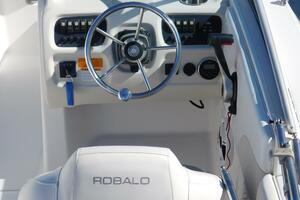20ft Robalo Yacht For Sale