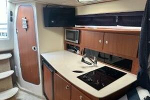 2008 Bayliner 320 thumbnail 8