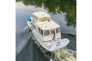 43ft Hatteras Yacht For Sale