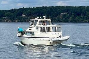 43ft Hatteras Yacht For Sale