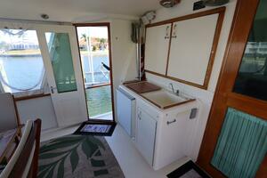 43ft Hatteras Yacht For Sale