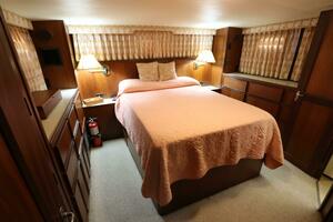 43ft Hatteras Yacht For Sale