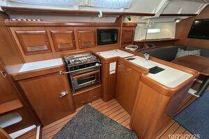 2007 Beneteau 373 thumbnail 58