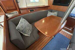 2007 Beneteau 373 thumbnail 52