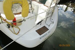 37' Beneteau swimplatform