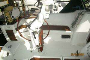2007 Beneteau 373 thumbnail 38