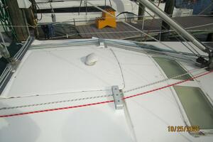 37' Beneteau lines leading aft