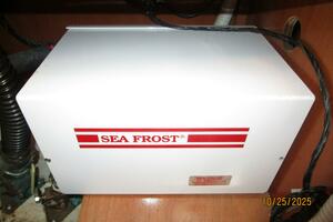 37' Beneteau refrigeration system