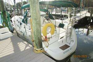 2007 Beneteau 373 thumbnail 2