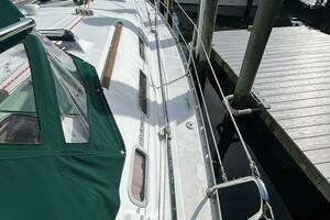 2007 Beneteau 373 thumbnail 16