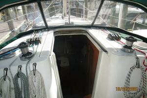 37' Beneteau cockpit forward2
