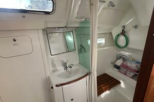37' Beneteau head