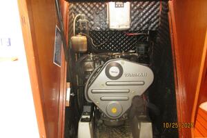 37' Beneteau auxiliary access