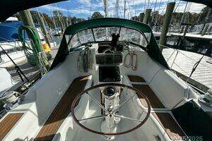 2007 Beneteau 373 thumbnail 35
